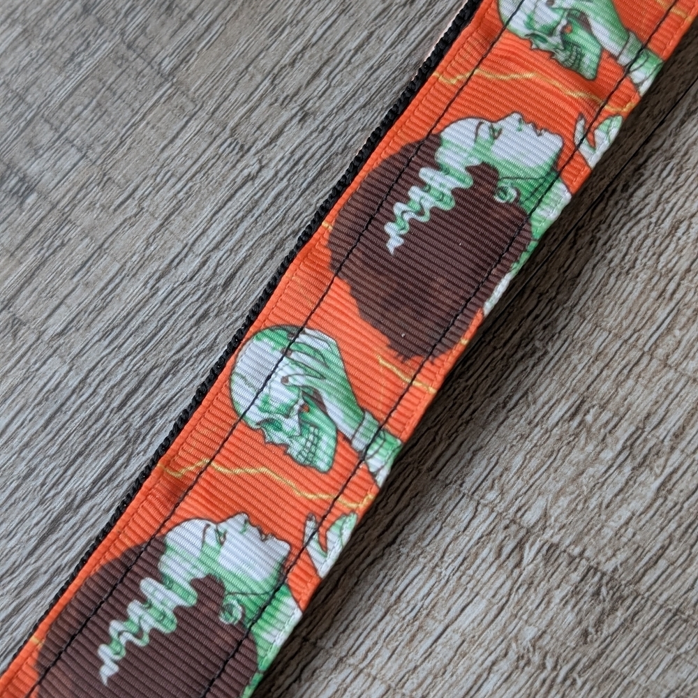 Bride Of Frankenstein Universal Monsters Wristlet Keychain - Picture 3 of 4